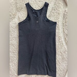 Lululemon Seamless Athletic Tank Top Yoga Womens Medium size 8? Dark Gray